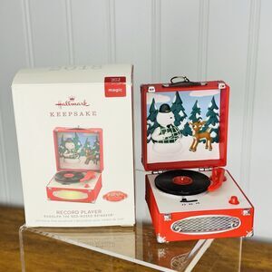 ❗️SOLD❗️Hallmark Keepsake 2018 Rudolph The Red-Nosed Reindeer Record Player